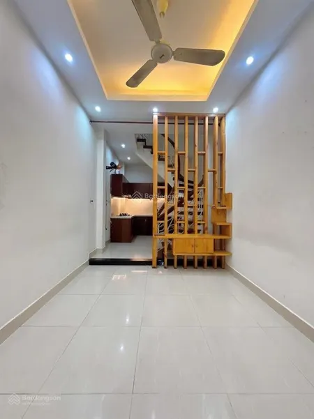 Bán nhà quận 5 hẻm ô tô 4m sát mặt tiền giáp quận 1 3 tầng chỉ 5 tỷ nhỉnh