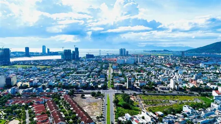 Bất động sản nằm giữa huyết mạch sông & biển tuyến đường trần nhân tông 6 làn đường ôtô. giá 10tỷ4