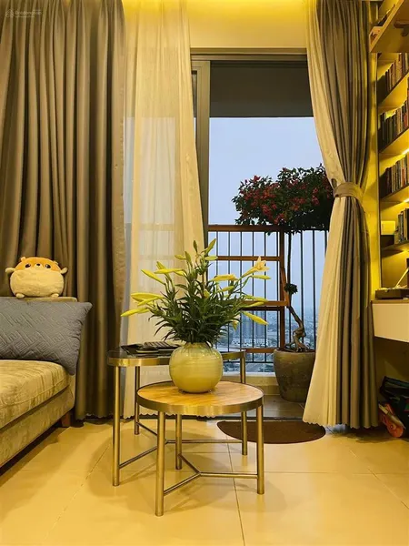 Chính chủ cần bán căn hộ pegasuite 68 m2 tầng cao hướng đẹp, sổ hồng, full nội thất cao cấp