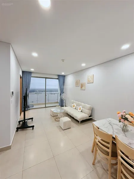 Bán căn hộ sky89. dt 72m2, 2pn, 2wc, full nt cao cấp. giá 5,5 tỷ, có sổ hồng