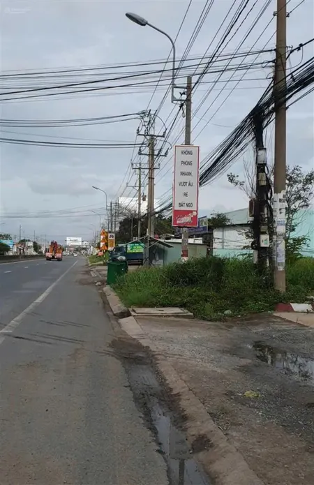 Bán 9779,8m2 thương mại dịch vụ, quốc lộ 1a, bến lức, long an