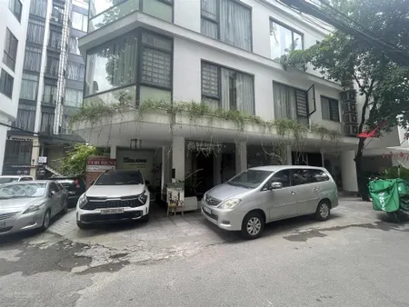 Bán nhà đào tấn, ba đình, dòng tiền 600tr/tháng, 216m2, lô góc 3 thoáng, vỉa hè, giá 90 tỷ