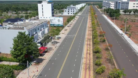 Shophouse công năng kép, tạo dòng tiền 30tr mỗi tháng, trả trước 30 %, nhận nhà, sổ sẵn sang tên