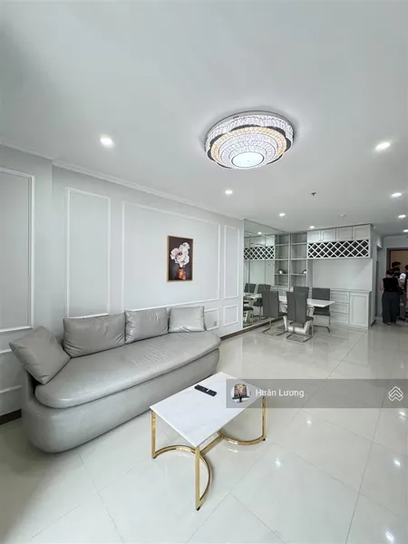 Chính chủ bán căn 2pn 2wc 87m2 tại hà đô centrosa q10 nhà đẹp, view thoáng mát có sổ hồng