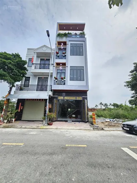 Bán nhà mới 1t2l 5x12m, đường d4 kdc phúc đạt p. tân đông hiệp, full nội thất
