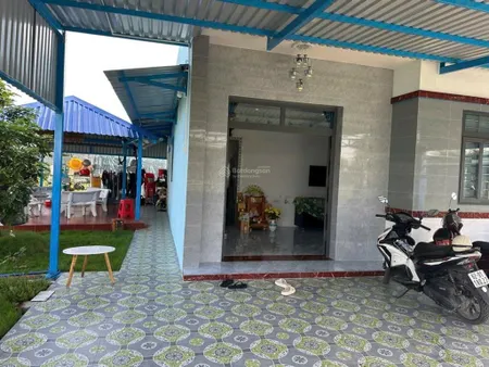 Nhà đất dt 300m2 thổ 2 mặt tiền đường ô tô cách đt 832 chỉ 200m, gần kcn an nhựt tân