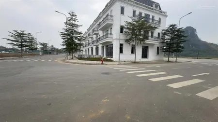 Lô đất 2 mặt tiền kinh doanh vip nhất tt. yên thuỷ hoà bình giá cực kỳ hấp dẫn