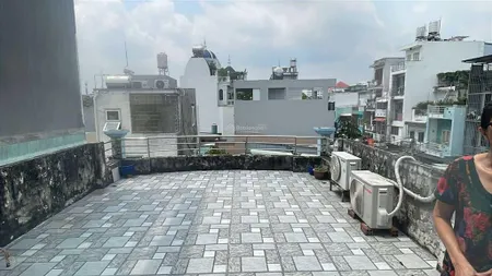 Bán nhà 3 tầng. ngang 8,5m. hxh. ngay chợ thủ đức. shr. gấp bán 8 tỷ 260