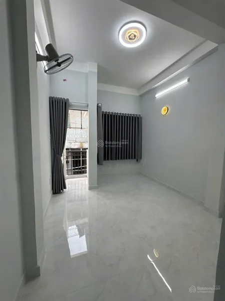Bán nhà trung tâm quận 11, hẻm 3/2 trệt 2 lầu sân thượng ở rất sướng