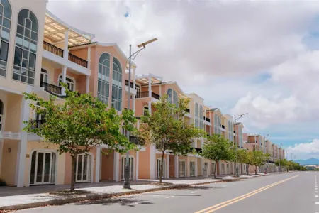 Bán shophouse para sol caraworld, 4 tầng, đường 24m thuận tiện kinh doanh, sẵn nhà, sẵn sổ hồng