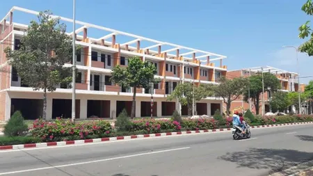Bán gấp shophouse 320m2 tại khu phố chợ long điền, 3,8 tỷ vnd