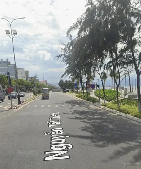 Sập giá đất mặt tiền nguyễn tất thành . view biển diện tích 125m2 ngang 5m za 13,6 tỷ