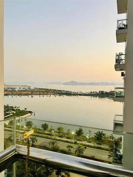 Do chuyển định cư, chính chủ bán căn hộ 3pn 96m2 view biển tại trung tâm du lịch bãi cháy, hạ long