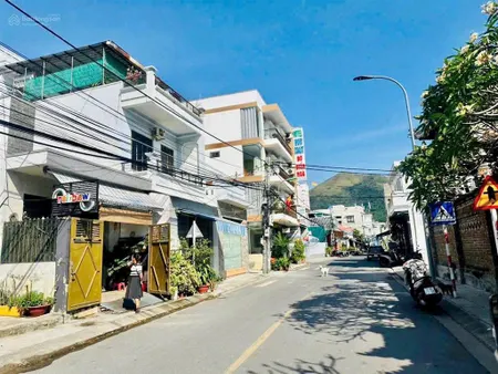 Mặt tiền phú đức dài 5,2m, sát đường mai xuân thưởng giá 3,9 tỷ