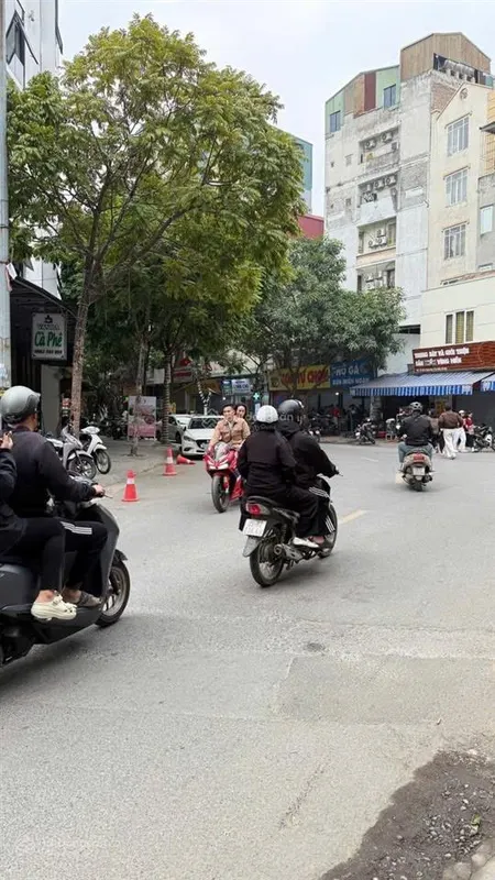Bán đất mặt phố dịch vọng hậu cầu giấy dt 140 mt 11 m, 99.9 tỷ kinh doanh đỉnh