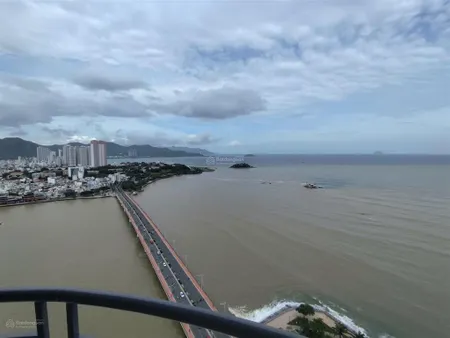Bán nhanh giá rẻ căn góc biển hoa hậu 34, ko ai bán. mường thanh 04 trần phú