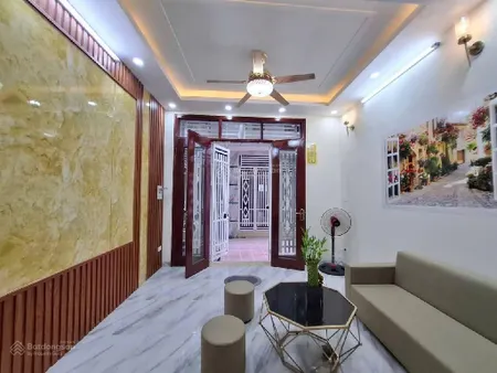 Nhà đẹp đầy đủ nội thất 32m 4 tầng, vkck trẻ rất phù hợp, giá hơn 4 tỷ