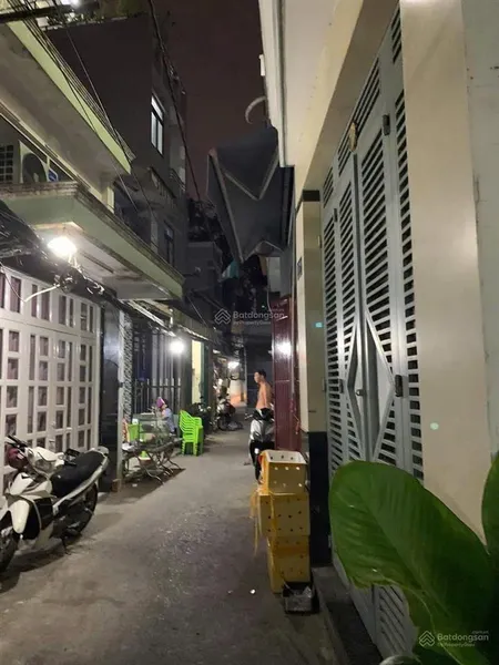 Bán nhà 3 tầng, ngay cầu nguyễn văn cừ p1q8