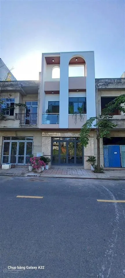 Bán gấp căn nhà ngay khu dân cư thắng lợi giá rẻ đối diện công viên rẻ hơn hàng xóm 300tr