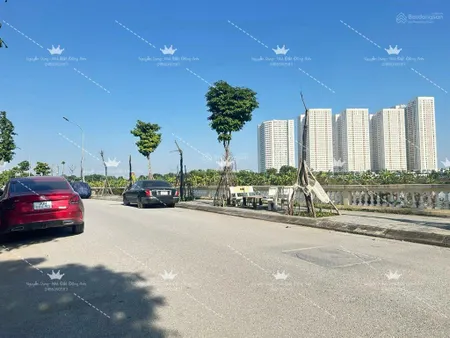 Đất đấu giá 101m2, mặt tiền 6.7m , đường 13m, vỉa hè 3m, k doanh, v phòng, 13.5 tỷ 0976 285 ***