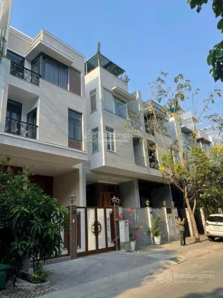 Cần tiền bán nhà phố phú mỹ vạn phát hưng quận 7, 6x21m giá 18 tỷ full nội thất mới 0933 906 ***