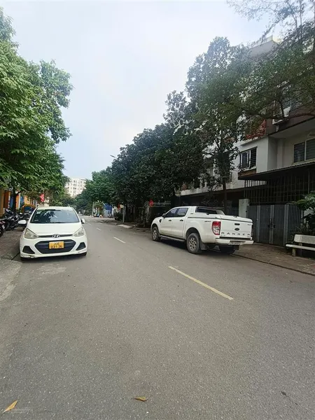 Khu chức năng tây mỗ 90m 5 tầng đường 18m giá đầu tư 18,x tỷ tỷ