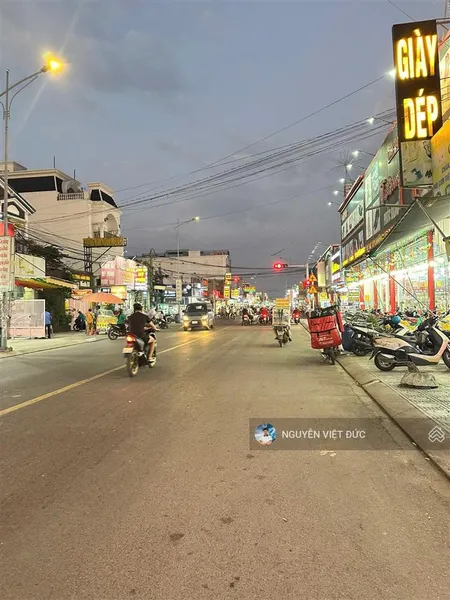 Giảm 1tỷ bán gấp 323m2 đất mặt tiền ngay chợ đông phú khu dân cư thuận giao , đang cho thuê 30tr/th