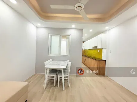 Bình thạnh cc phan văn trị tầng thấp 2pn 2wc full nội thất giá 2,68 tỷ.