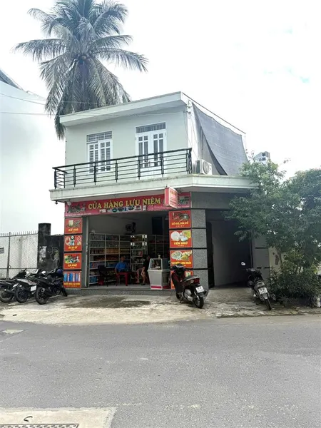 Bán căn nhà mặt tiền đường ba làng ngang gần 8m cách biển phạm văn đồng 150m giá 130 tr/m2