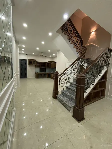 Bán nhà kdt phúc đạt 100m2 1 trệt 2 lầu giá 6tỷ500 sổ hoàn công
