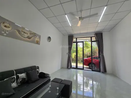 Bán nhà mới xây có sân đậu xe ôtô hẻm 7 ngân thuận cần thơ đủ nội thất 1tỷ680 sổ hồng sang tên ngay