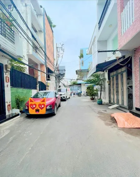 Bán nhà 2 tầng xe hơi đỗ cửa trên đường tôn thất thuyết.