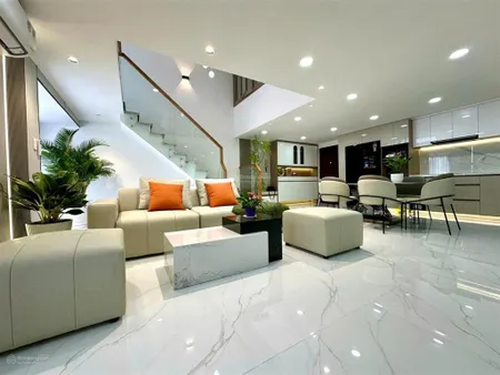 Cần bán duplex sky garden pmh q7, nhà đẹp, căn góc, mới 100%. 0911 090 *** em huân
