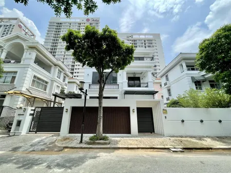Sở hữu biệt thự nam viên phú mỹ hưng nguyên mẫu chủ đầu tư dt 275m2 vị trí giữa 2 công viên lớn