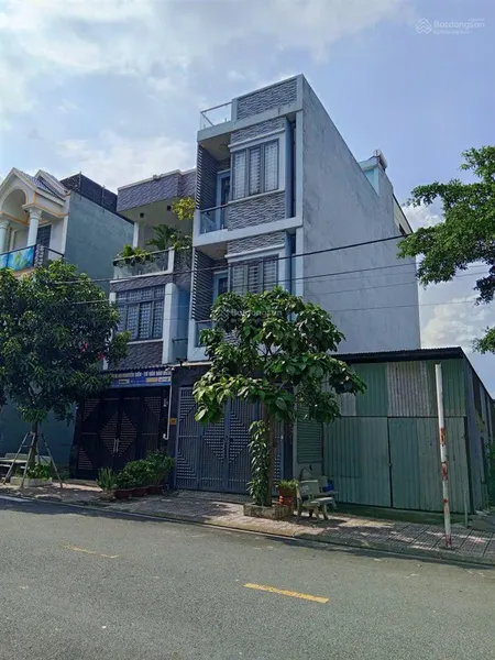 Chính chủ gởi bán nhà mặt tiền đường 12m p.tân bình tp.dĩ an bình dương diện tích 100m (4m x