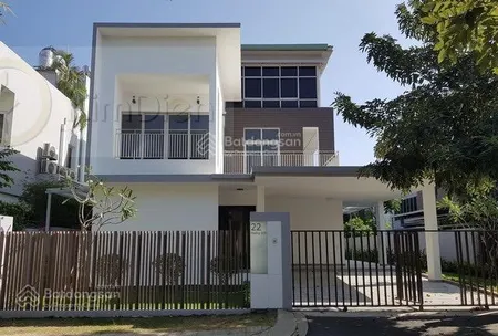 Riviera cove căn góc 2 mặt tiền. dt đất 460m2. nhà thô. sổ hồng sẵn. giá 52.5 tỷ