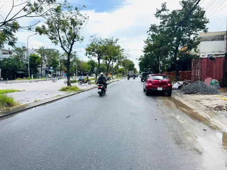 Bán 2 lô liền kề mt đường bắc sơn , viêw công viên , đối diện là trường học , 200m2 gần bến xe