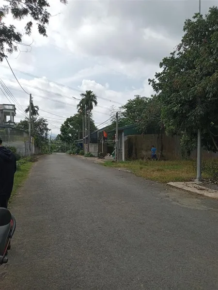 Bán đất thị trấn cao phong, giá 10 triệu / m2, dt 2000m2, pháp lý đầy đủ, uy tín!