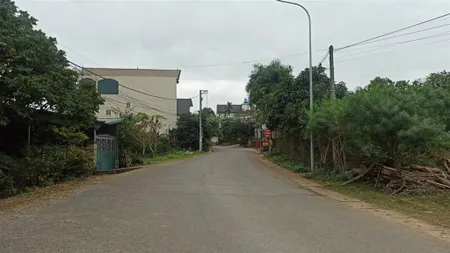 Cần bán 1200m2 đất tại khu 7 tt cao phong hòa bình cũ, giá rẻ chỉ 9,5 triệu / m2,