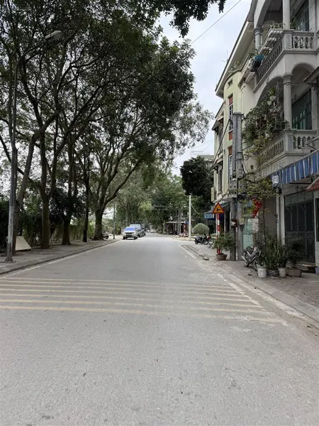 Bán 100m2 đất lĩnh nam, hoàng mai, mt rộng 8m, vuông vắn, hai thoáng, ba bước oto tránh, giá 17 tỷ