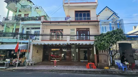 Bán nhà 5 tầng mặt tiền kinh doanh trương định tp. châu đốc gần ngã 3 quốc lộ 91