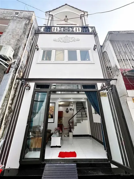 Nhà trệt lửng lầu ngay trung tâm vị trí đẹp, cách 500m đầy đủ tiện ích giá tốt