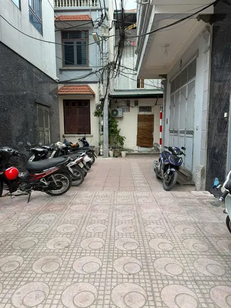 Bán đất lĩnh nam phân lô vuông vắn đẹp đẽ, 2 mặt thoáng sáng, ngõ rộng, dt 51m2 giá 10.2 tỷ