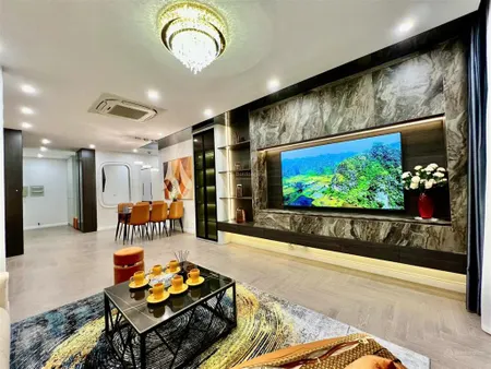 Chính chủ cần bán căn hộ 107m (3n2w) toà hpc landmark 105 tố hữu. tầng trung, sẵn sổ full nội thất