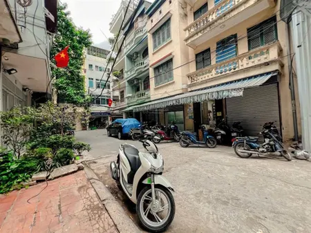 Bán nhà tân ấp ba đình dt 60m x 5t x mt 5m giá 20 tỷ có thương lượng