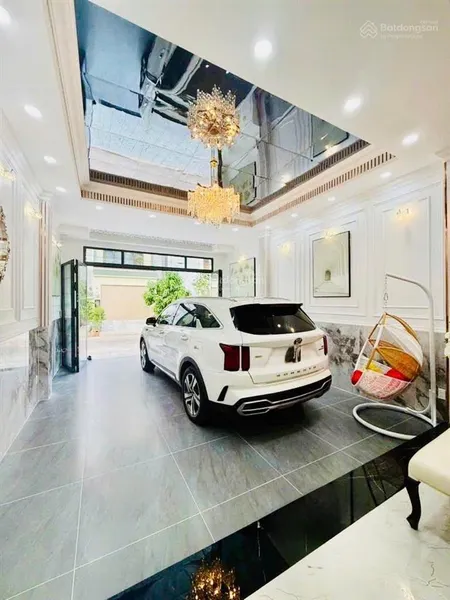 Nhà đẹp có thang máy 5 tầng đường d6 khu tái định cư gần cc đức khải p.phú mỹ quận 7