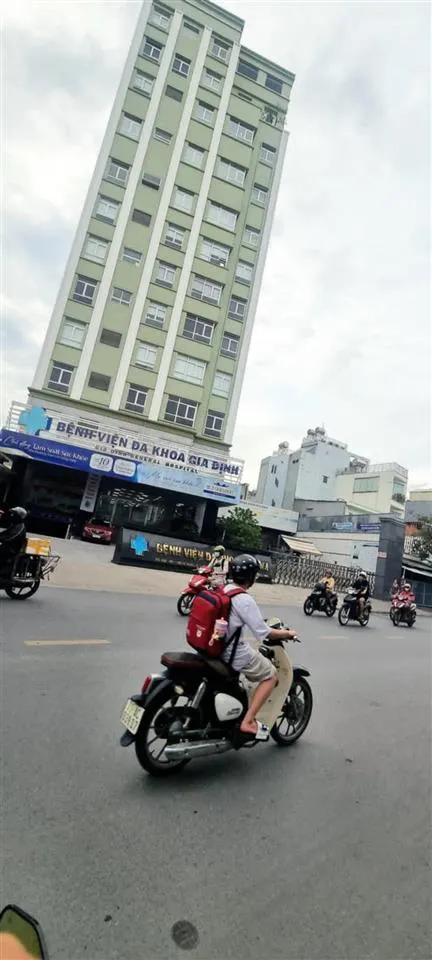 Ngang lớn 4.7m, giá tốt 80m2 đất trống nguyễn xí chỉ 9.9 tỷ