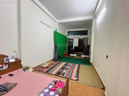 Nhà 3 tầng mặt đường hoàng quốc việt ngay gần ngã tư cống đôi