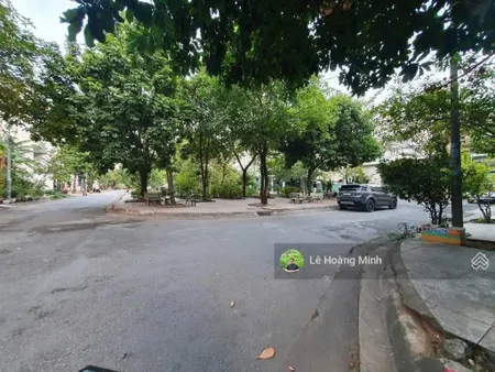 Lô đất đẹp 10m x 20m, góc 2 mặt tiền view công viên khu biệt thự phú nhuận, lê thị riêng