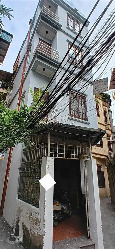 Bán nhà dt 44,5m2 giá 7.85 tỷ 4tang 4 p.nngay ngã tư ngõ, 3 m.thoáng,tại sn38,ngõ145 vĩnh hưng sđcc